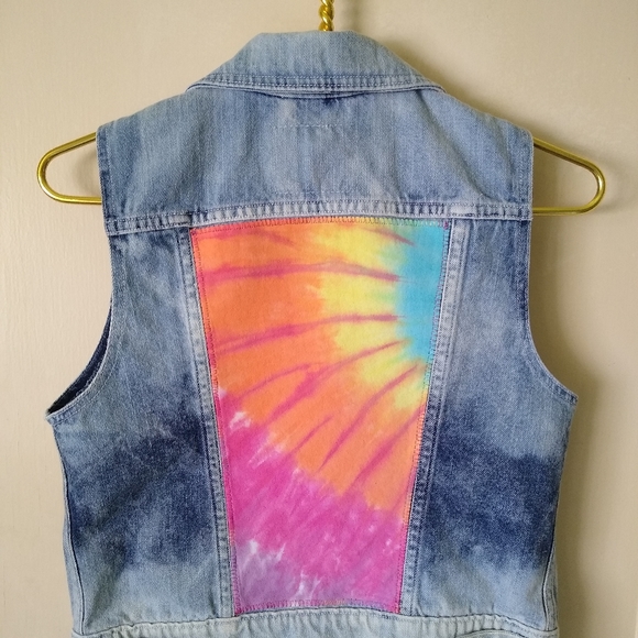 Upcycled Ladies Small Levi's Denim Vest with Tie-dye Rocker - Picture 8 of 9